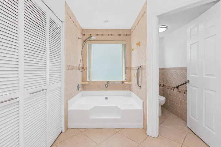 Primary En-Suite Bathroom