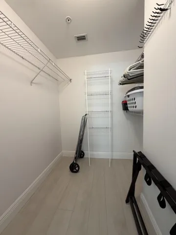 walkin closet