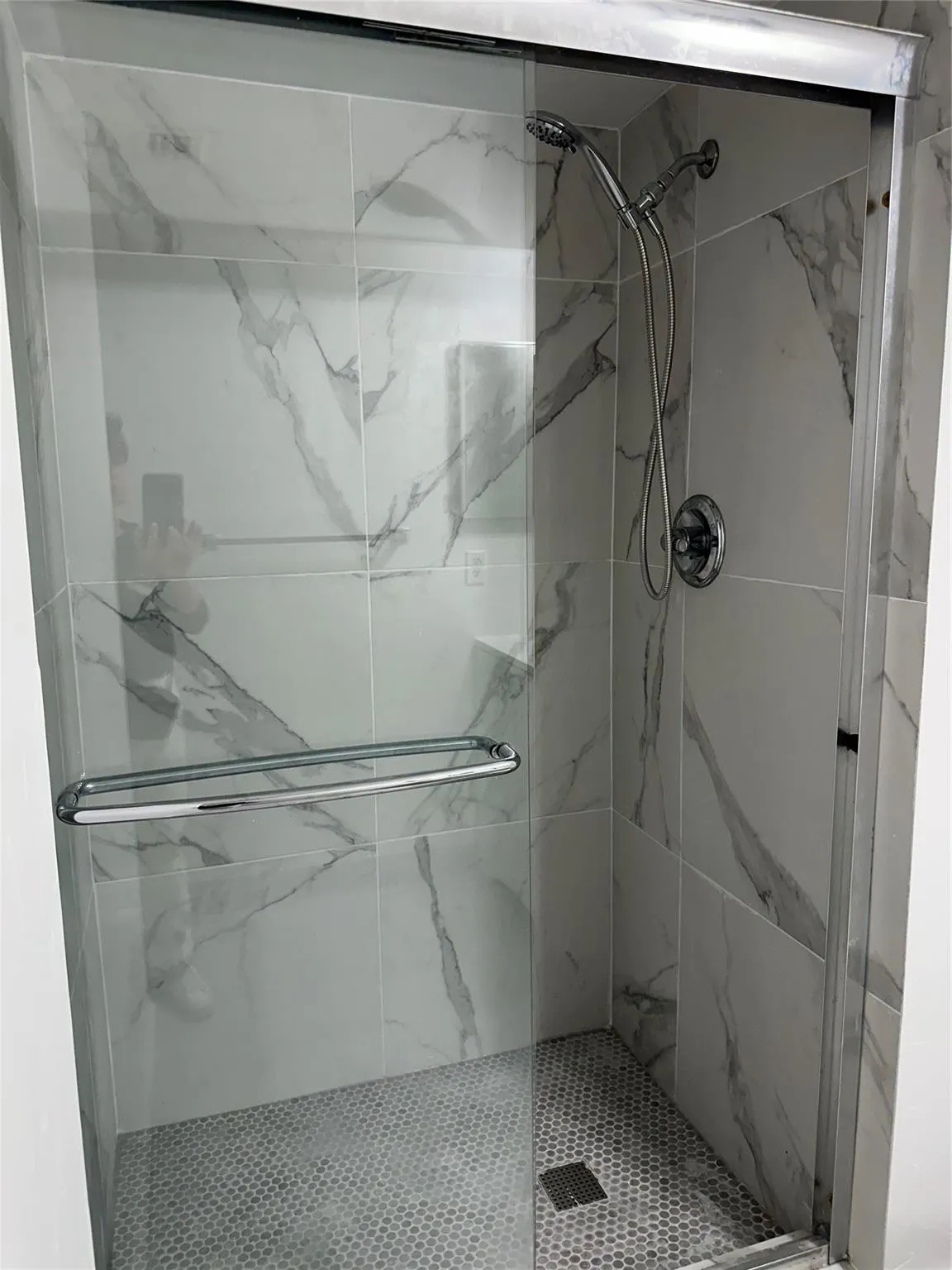 SHOWER STALL