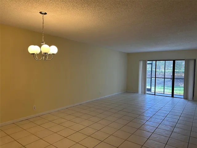 DINING & LIVING ROOM