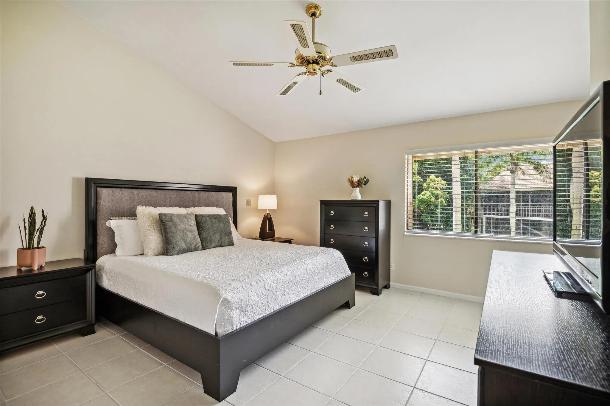 10-Holtzheuser-5750 Coach House Cir G-10