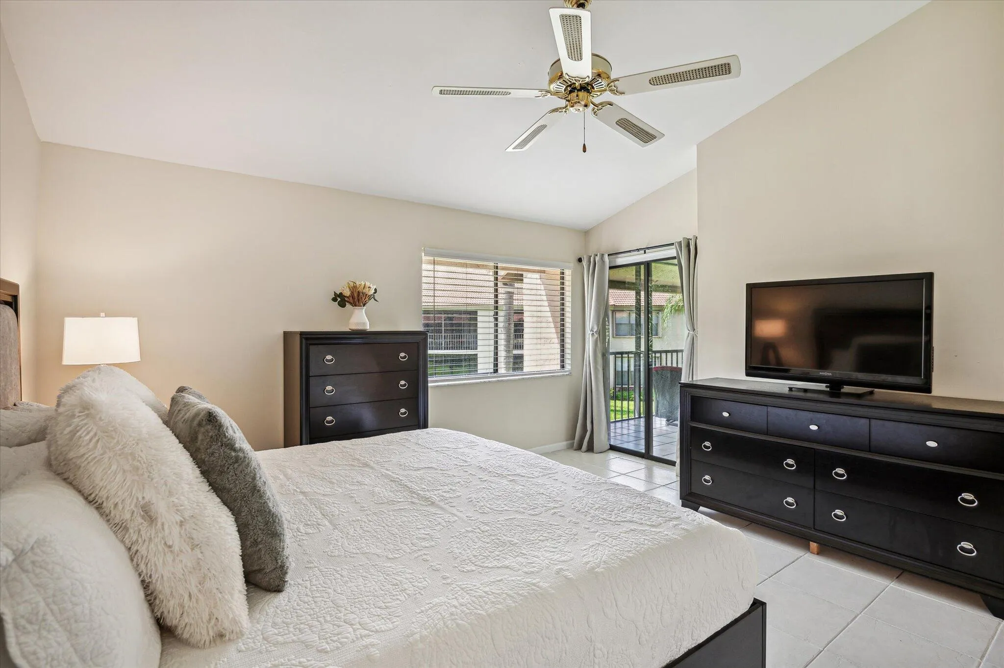 11-Holtzheuser-5750 Coach House Cir G-11
