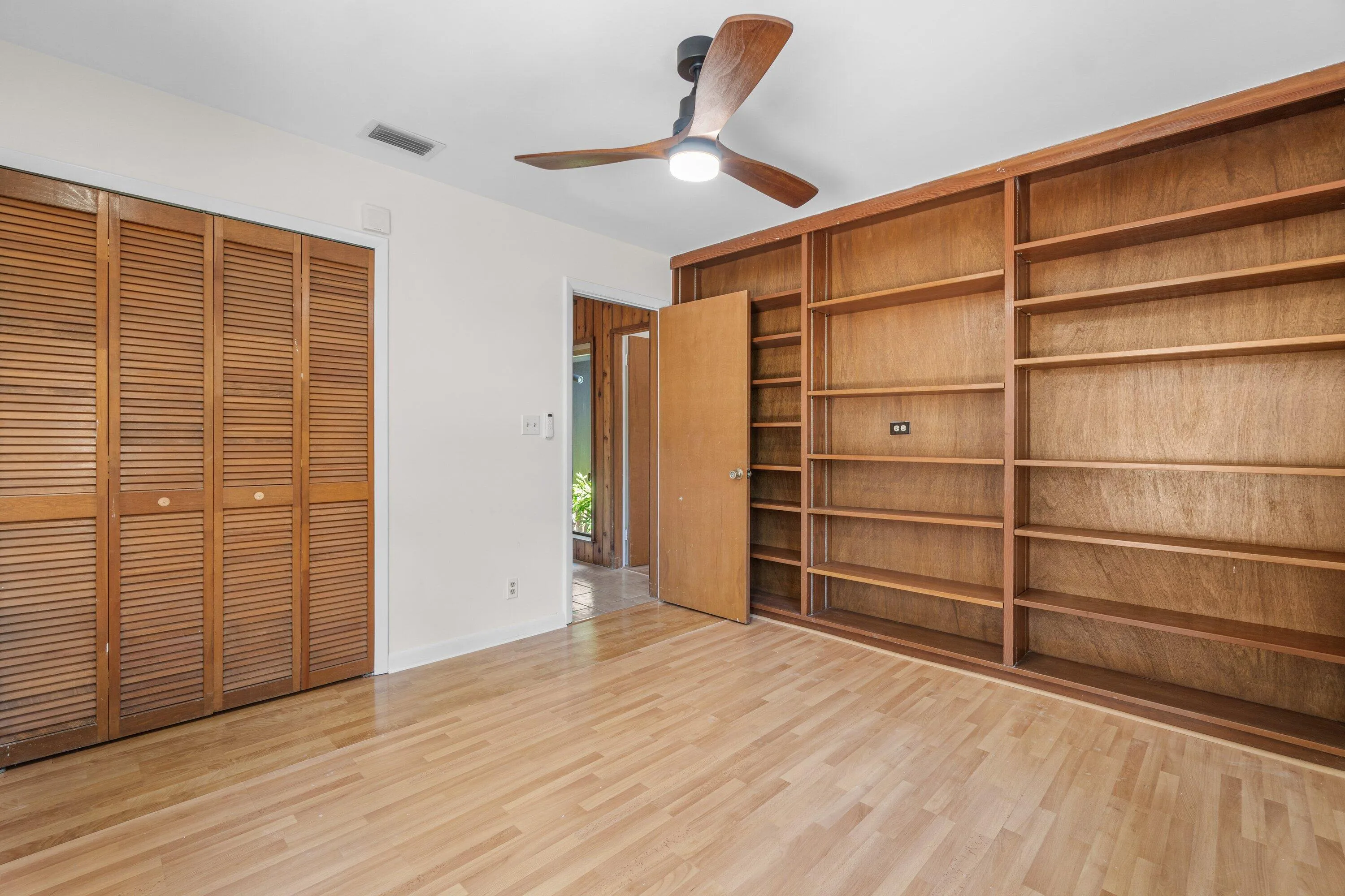 Bed 5 or office