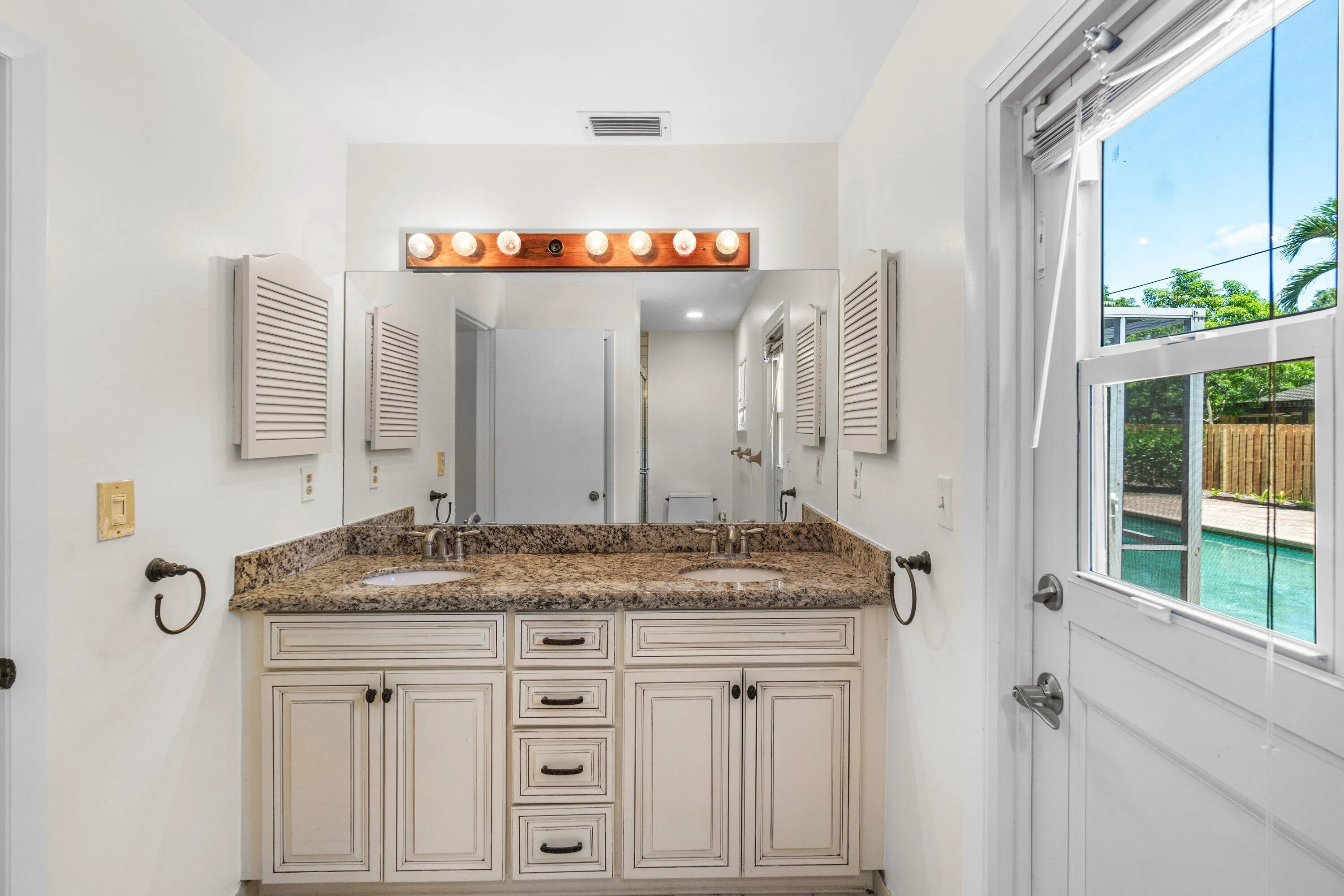 037-1051Southwest21stStreet-BocaRaton-FL