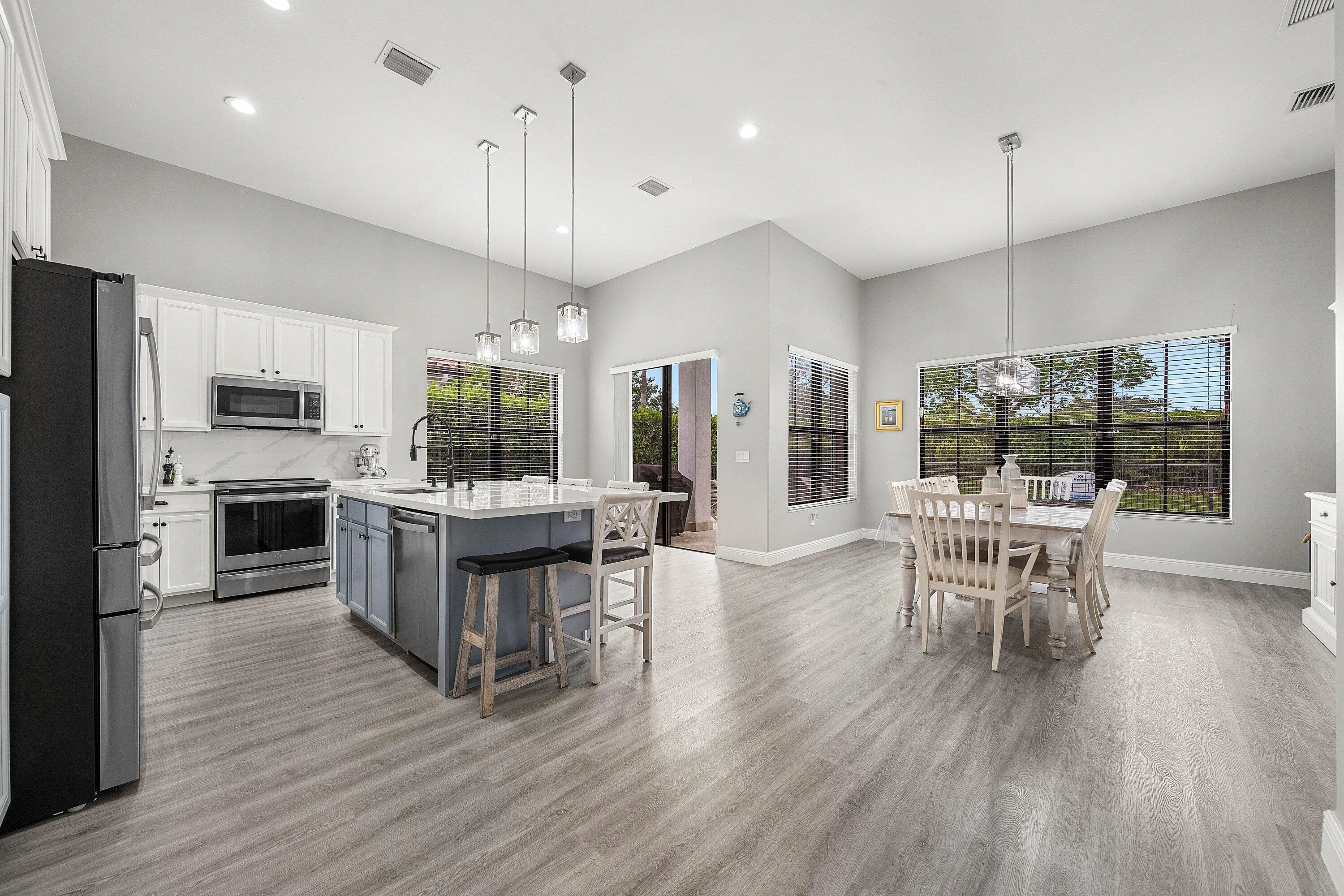 009-6304VireoCourt-LakeWorth-FL-33463-SM