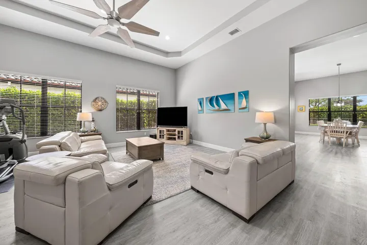 006-6304VireoCourt-LakeWorth-FL-33463-SM