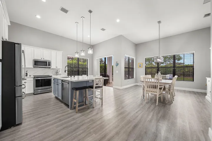 009-6304VireoCourt-LakeWorth-FL-33463-SM