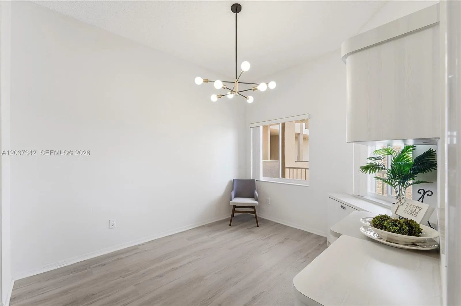 Breakfast Nook or Dining