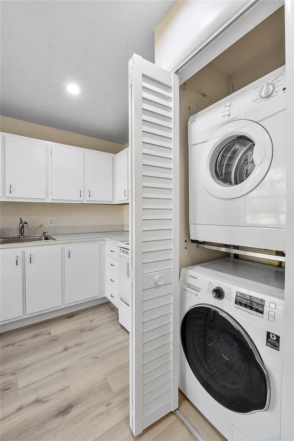 Washer dryer