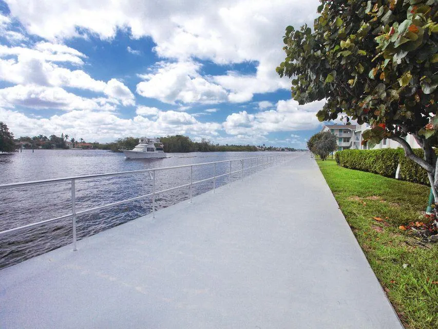 PROMENADE SOUTH