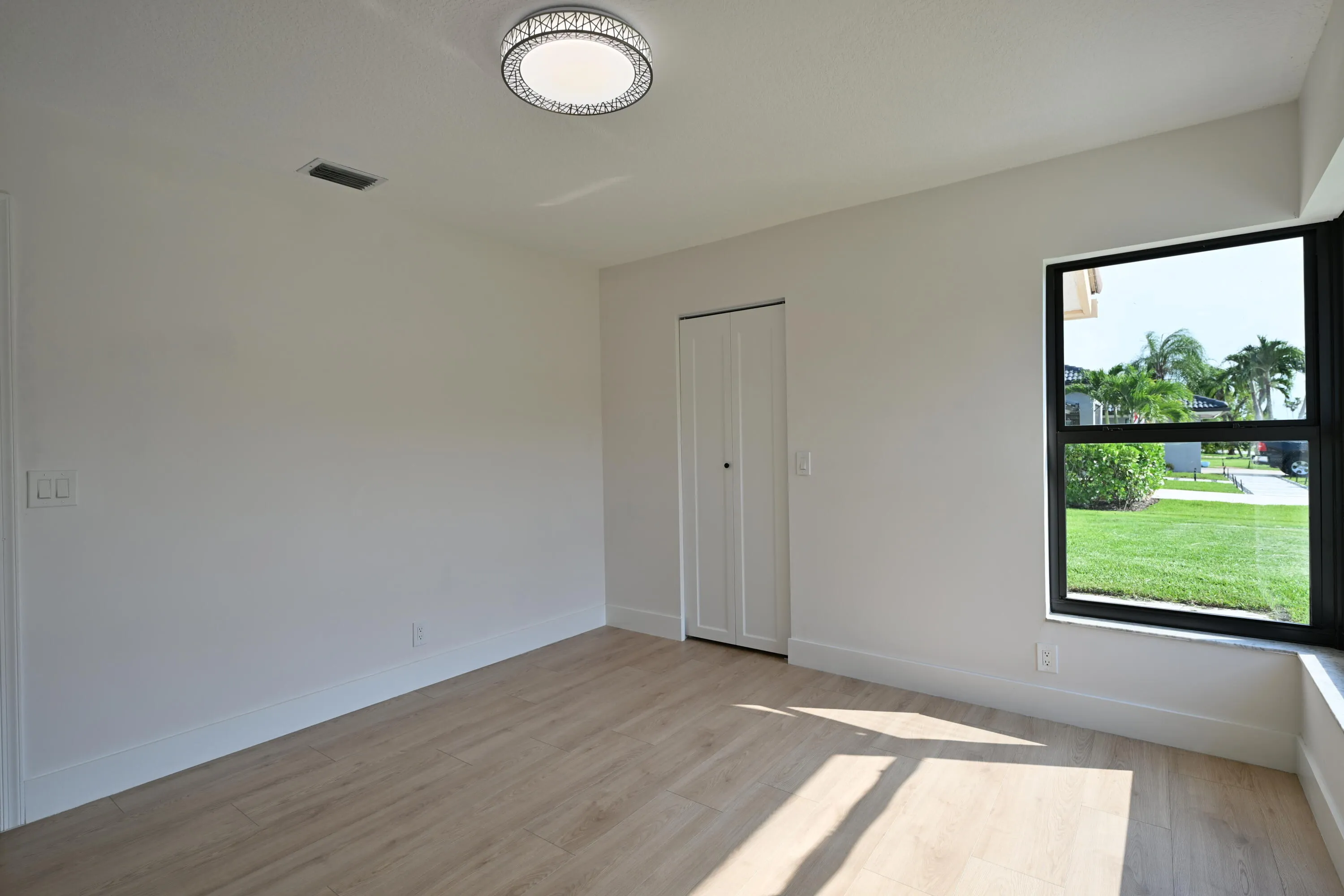 Guest Bedroom 3_2