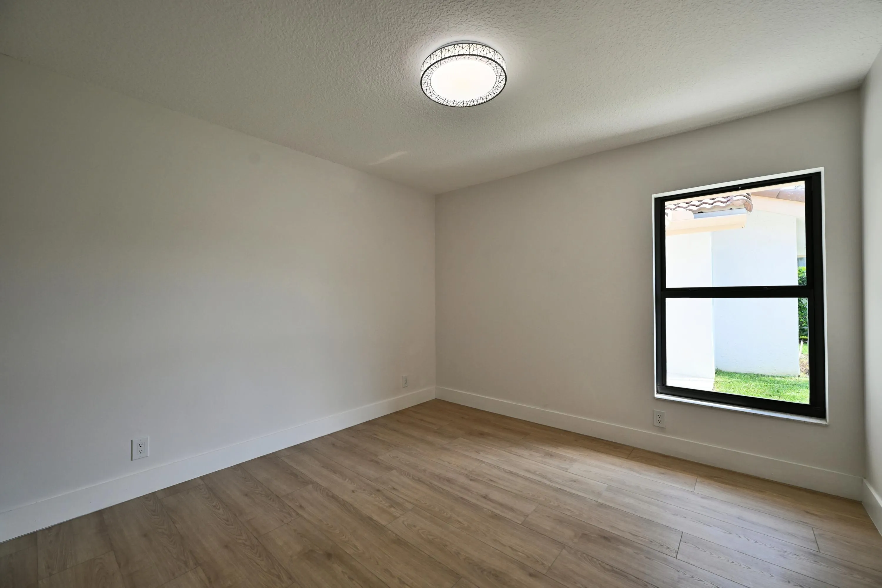 Guest Bedroom 1_1