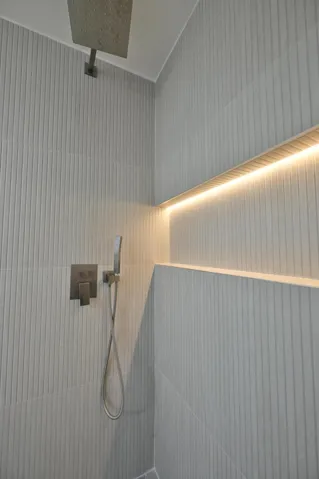 Guest Bathroom 1_2