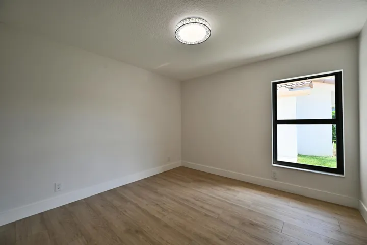 Guest Bedroom 1_1