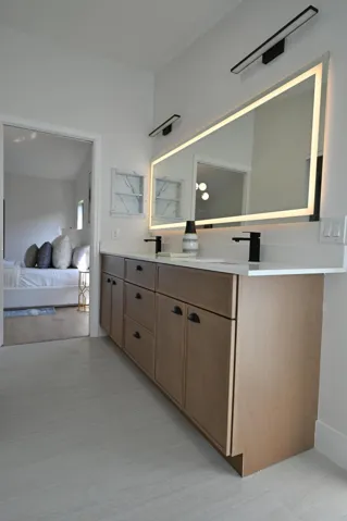 Master Bathroom 3