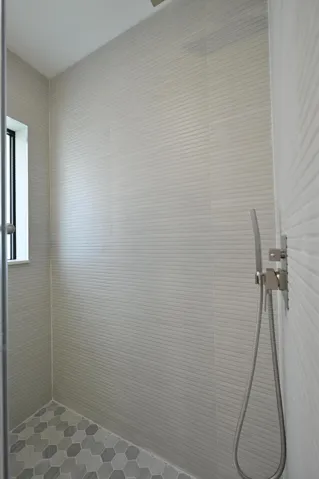 Guest Bathroom 2_3