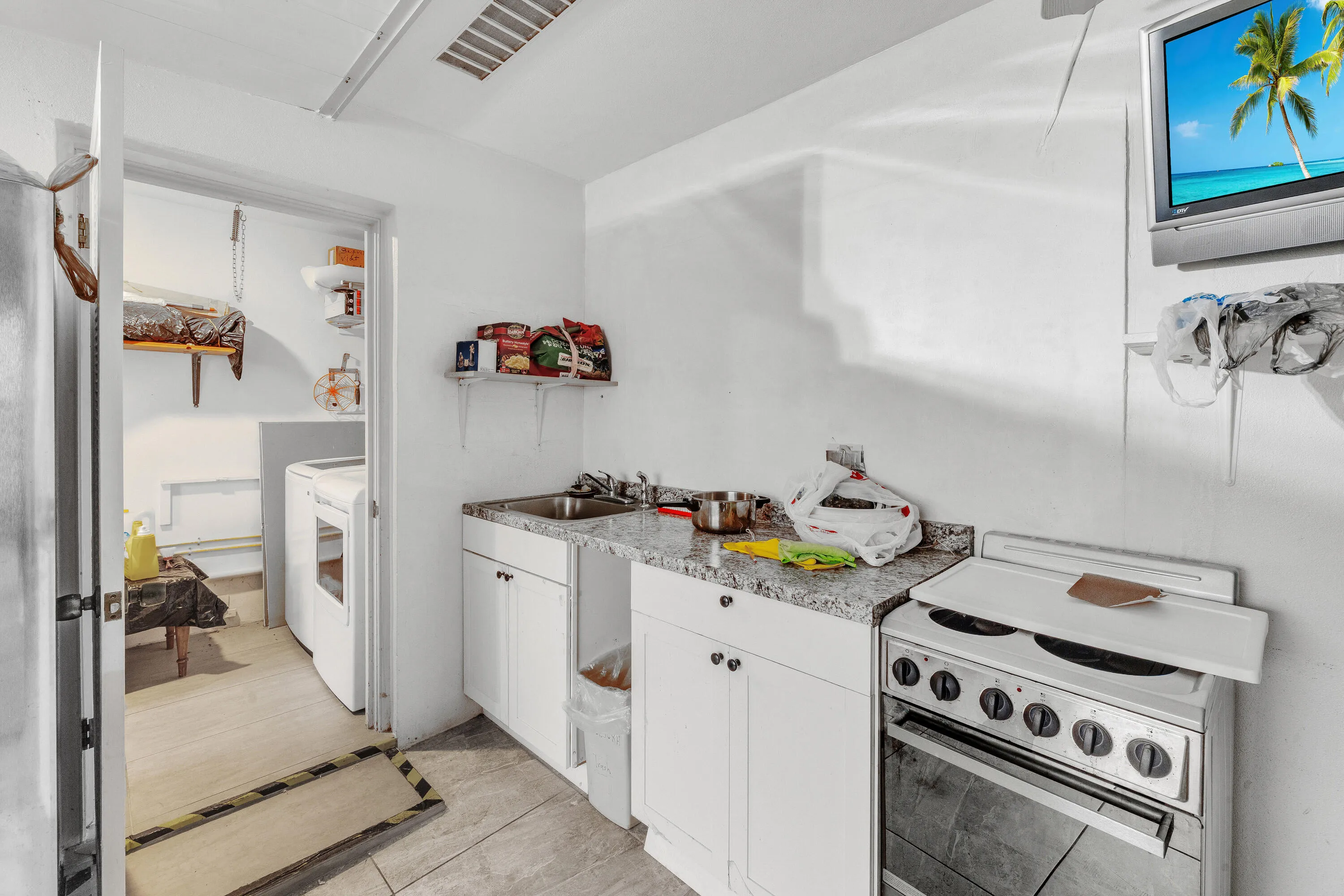 10 Kitchen