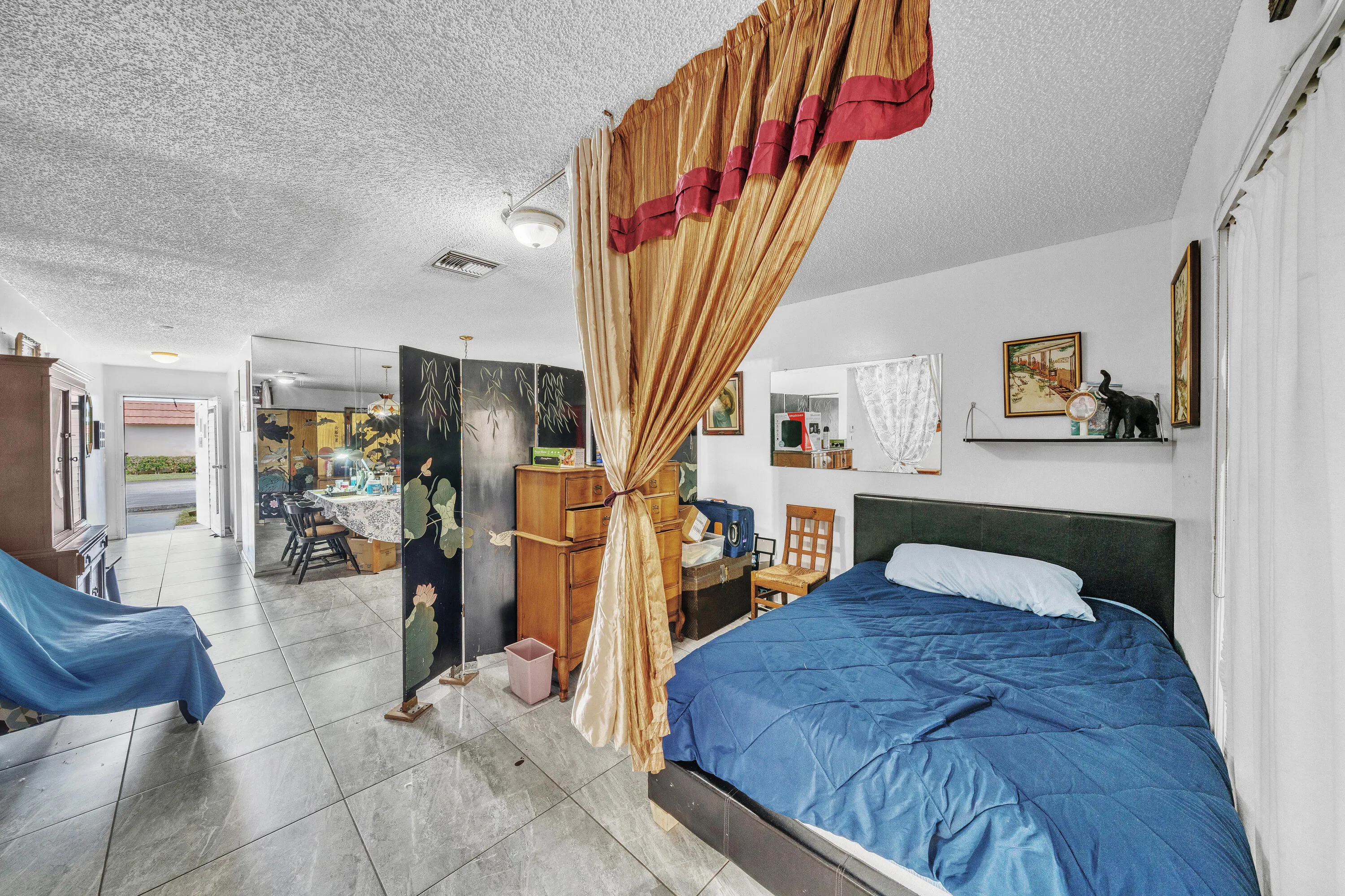 13 Bedroom