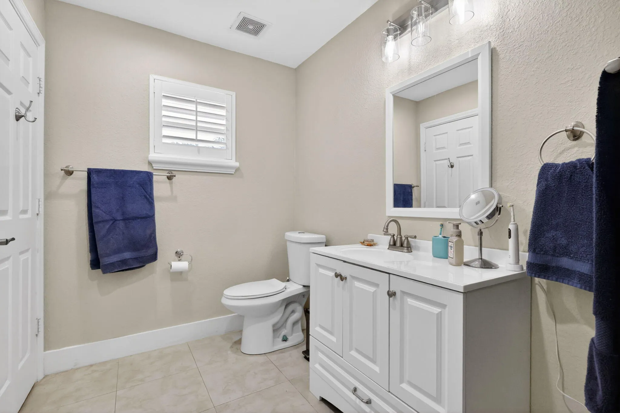 2nd Bathroom