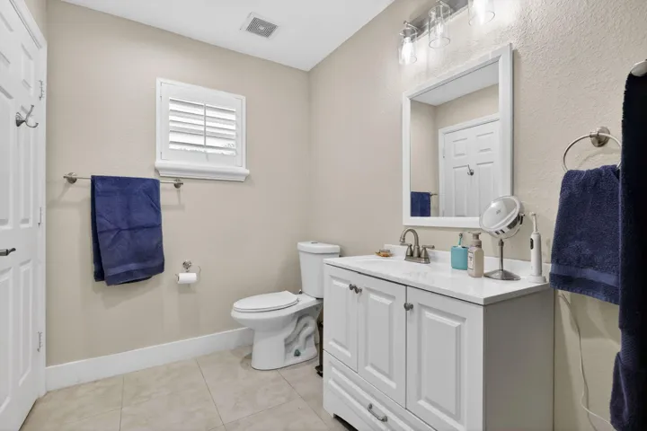 2nd Bathroom