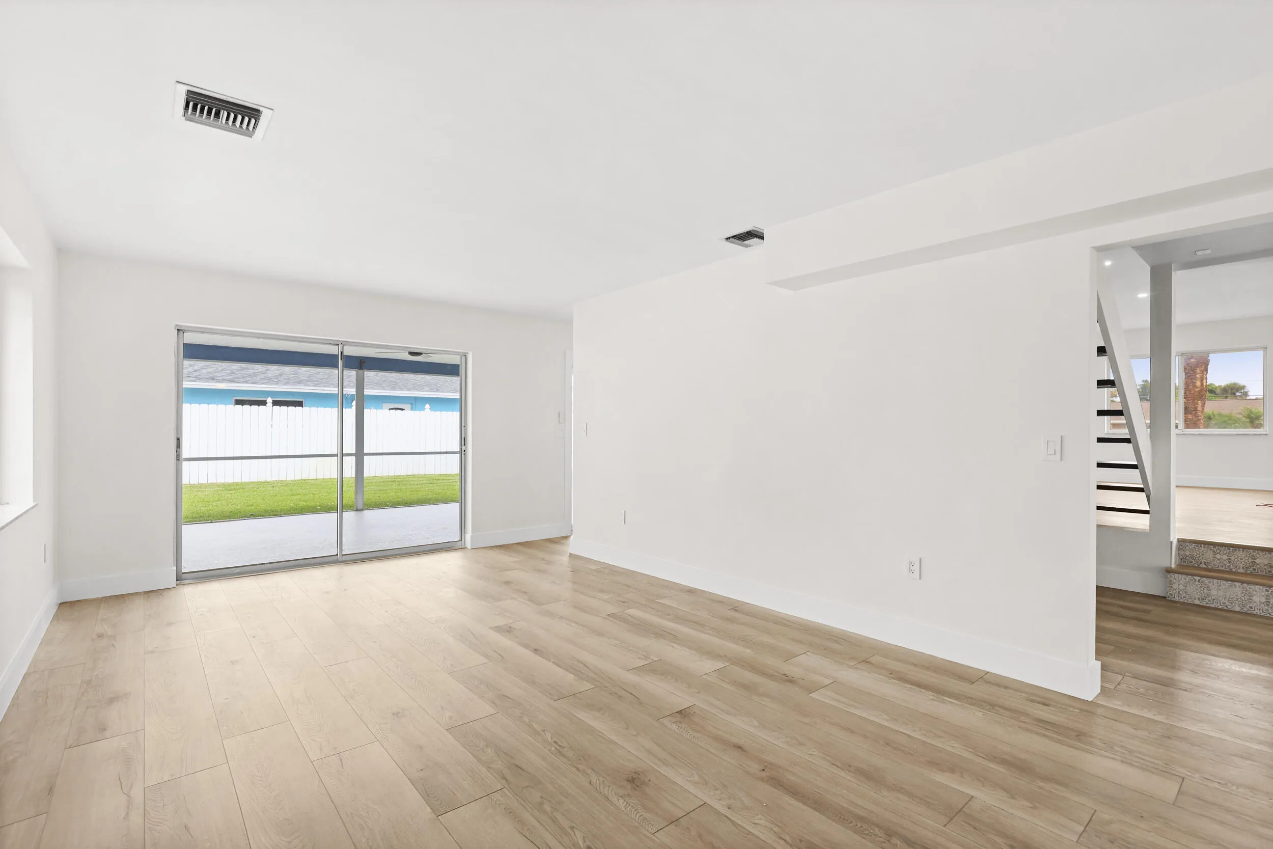 Flex Space (Dining / Living)
