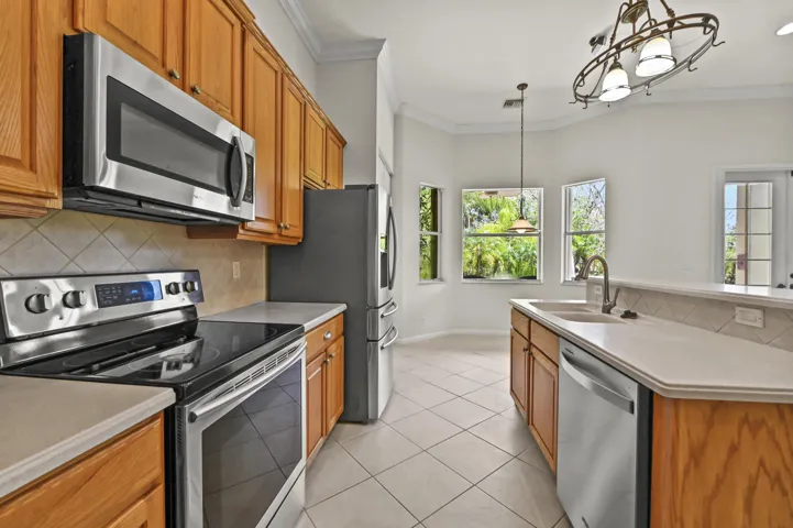 23 Kitchen 02