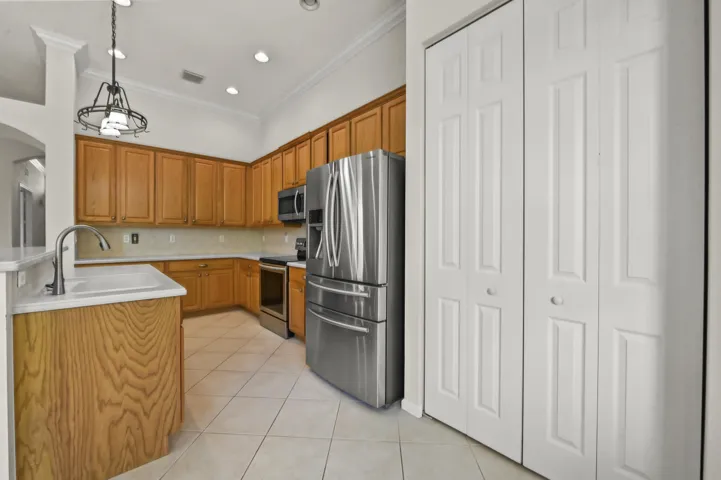 24 Kitchen 03