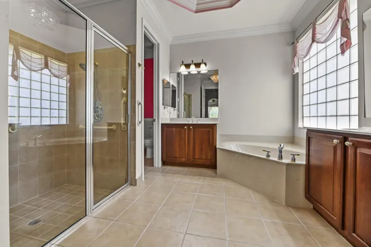 31 Bathroom 01