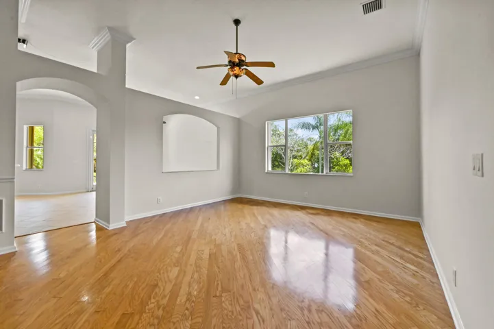 14 Living room 02