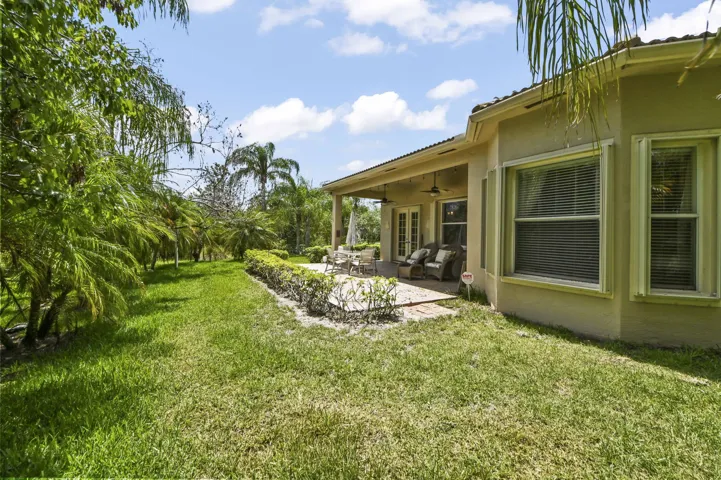 36 Backyard 02