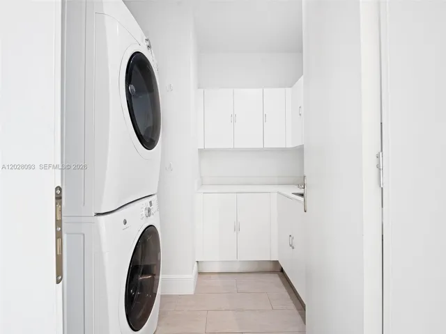 Full Size Laundry Room