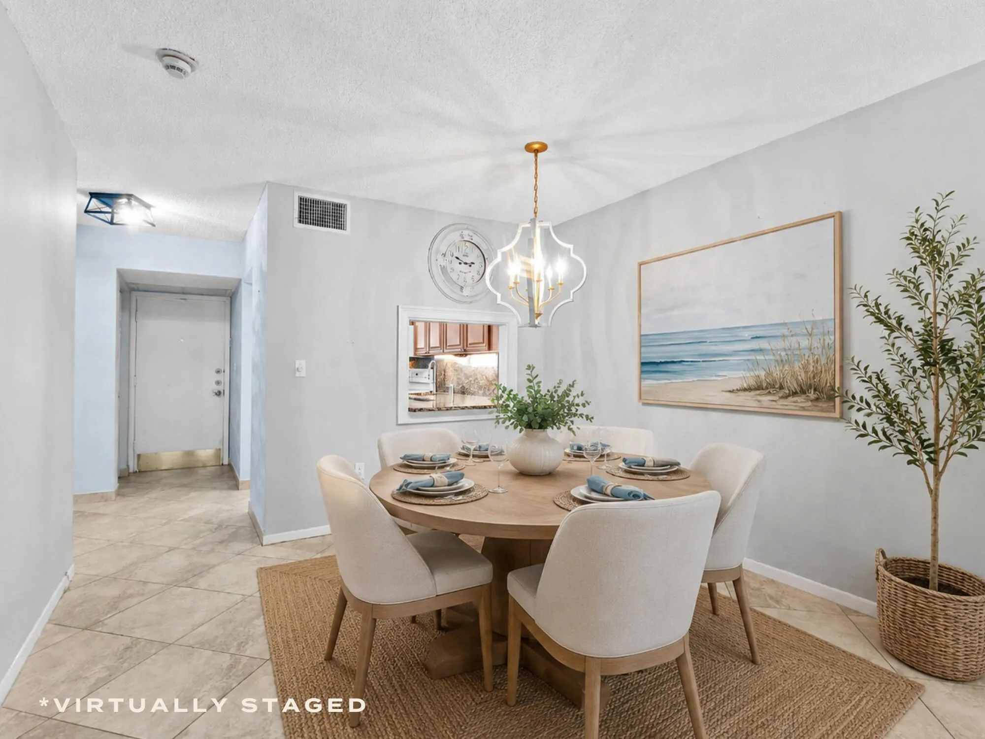 Dining Virtually Staged