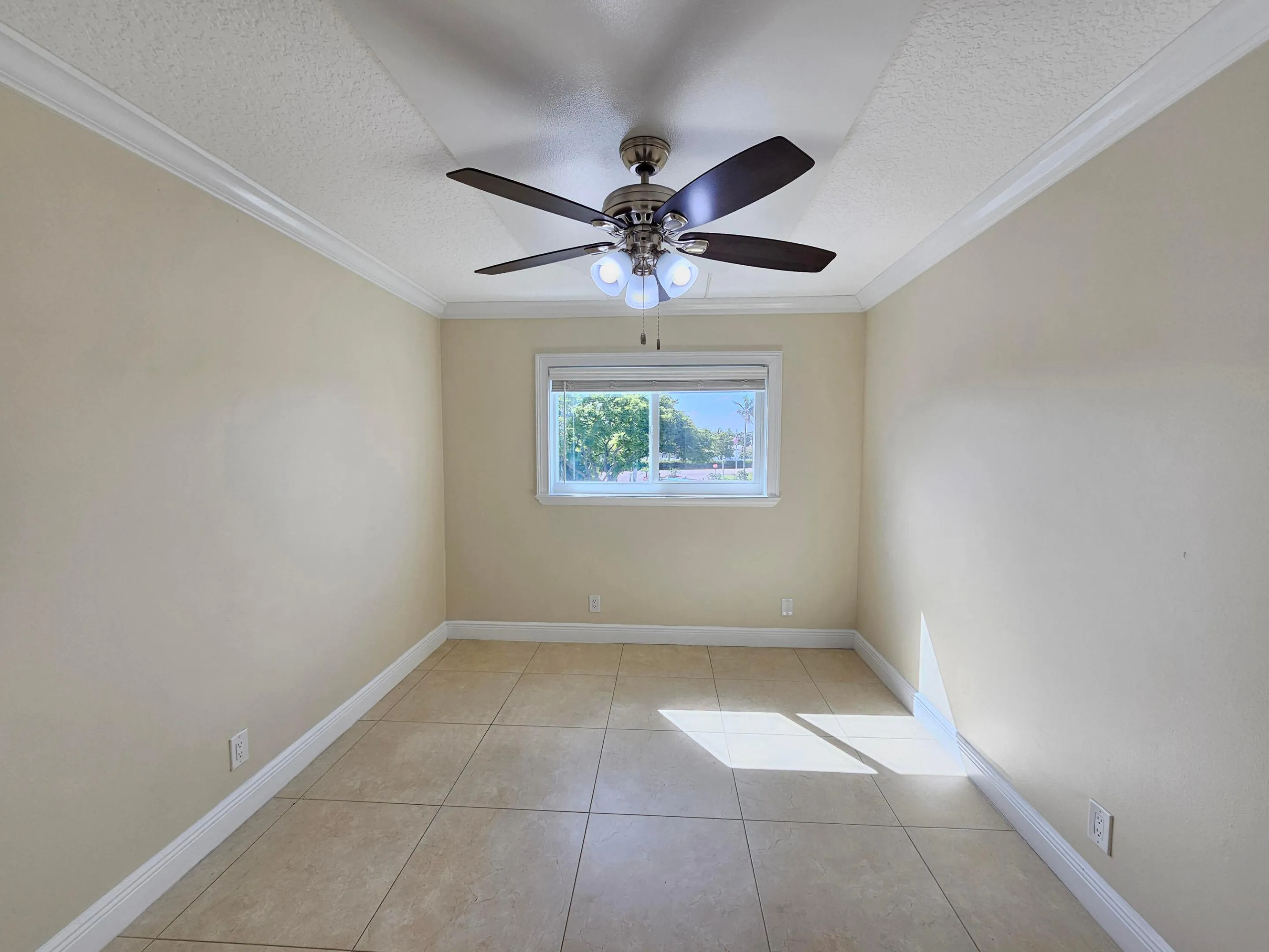 Bedroom 2 (2)