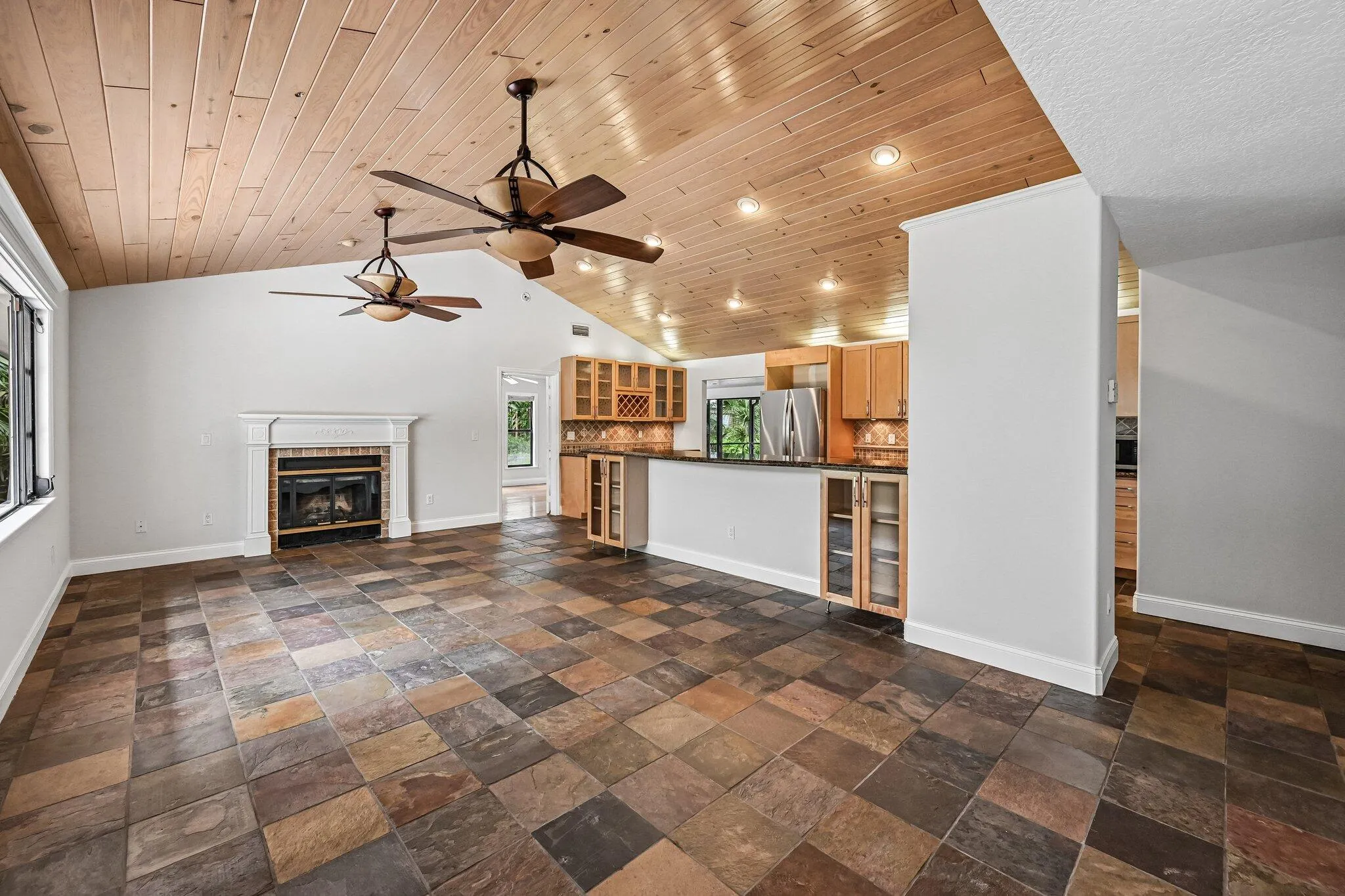 Kitchen/Living Area