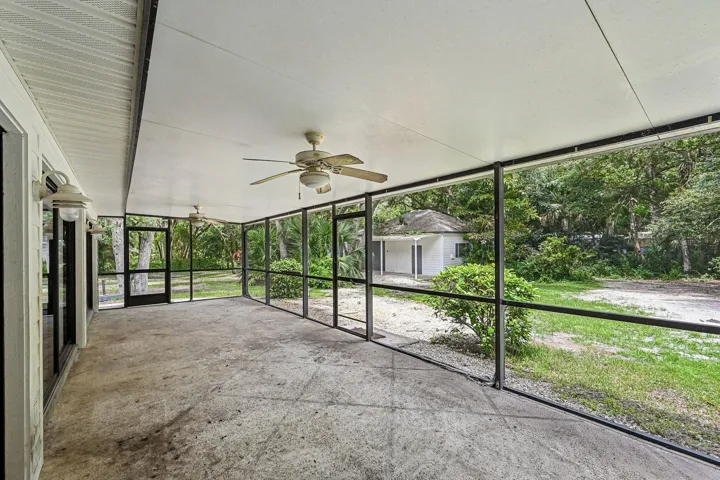 Screened in Patio