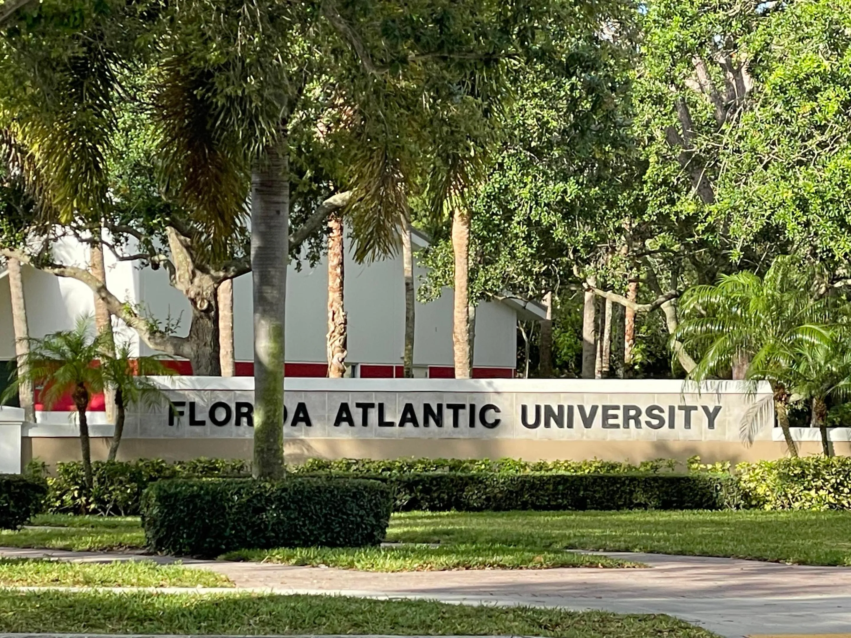 FAU