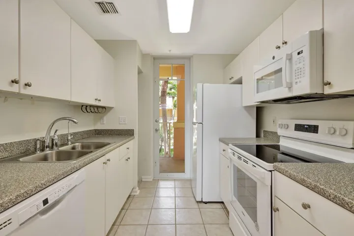 Kitchen with balcony