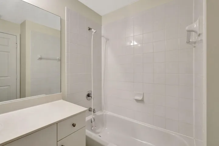 Main Floor Full Bath