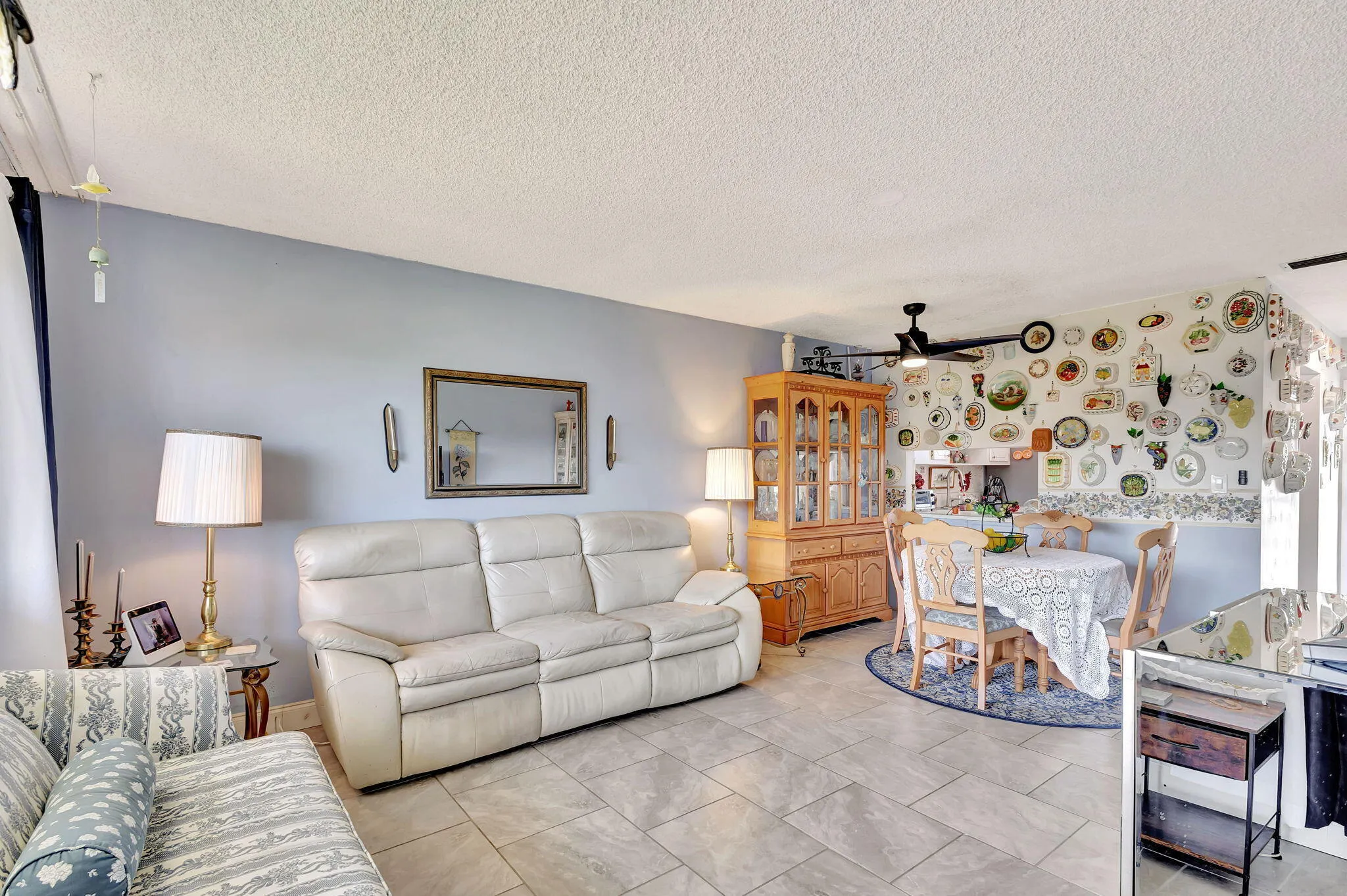Living Room 4