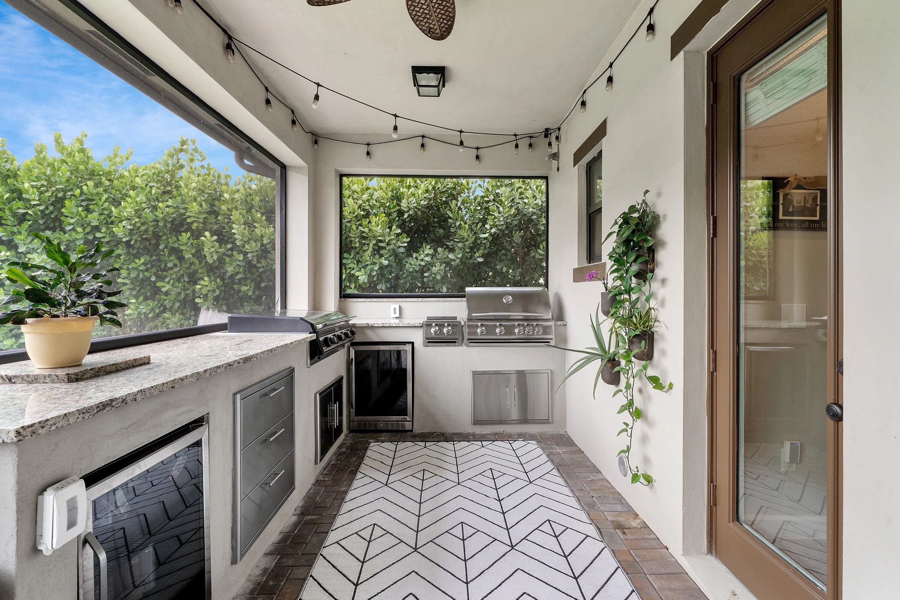 Outdoor Grill / Kitchen