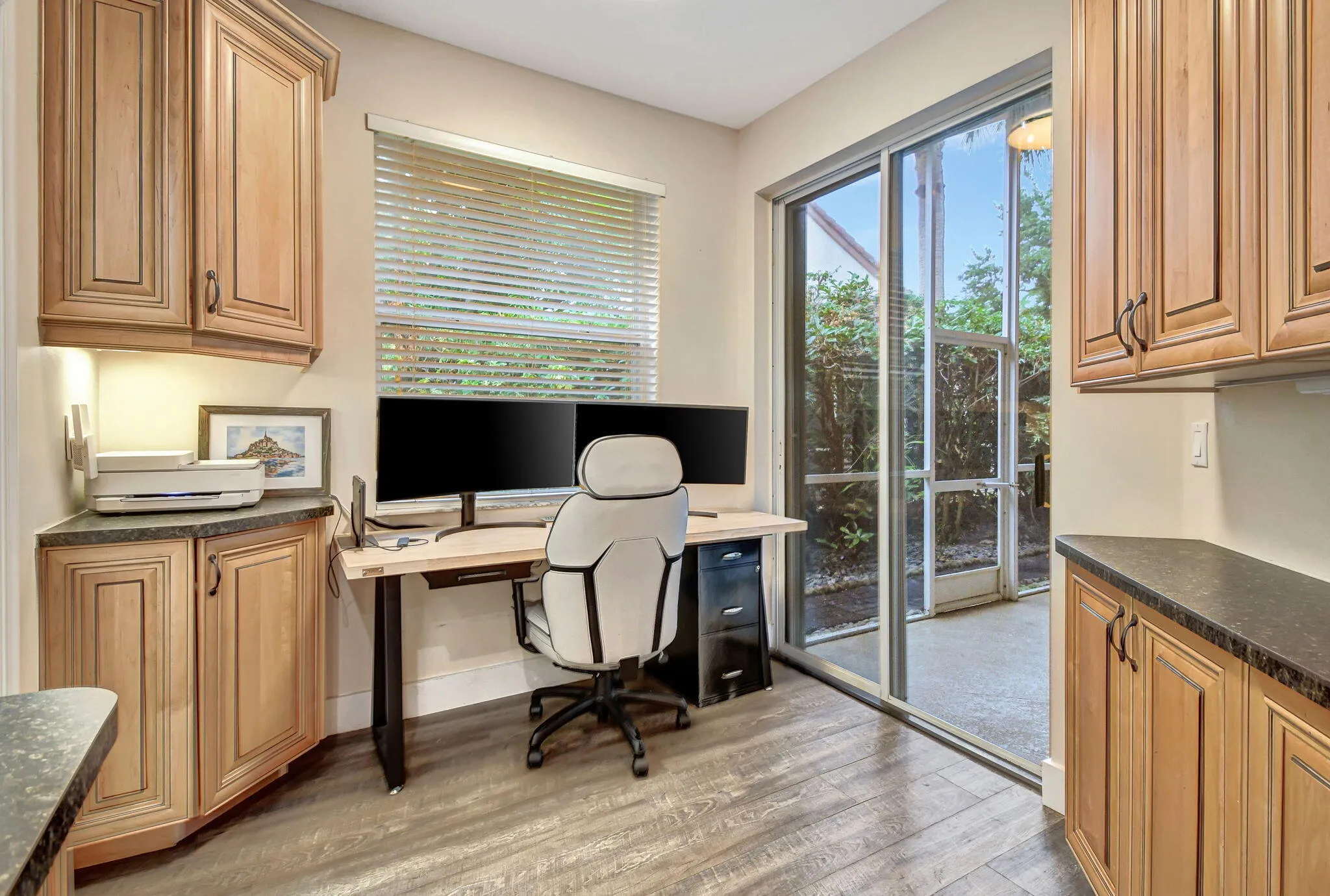 Eat in kitchen/Office