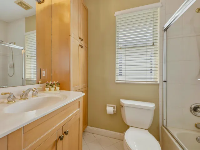 Bedroom 2 Bathroom