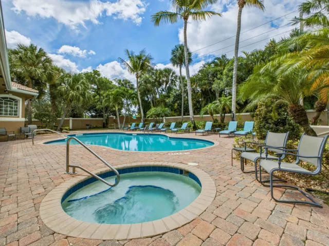 Clubhouse SPA Pool
