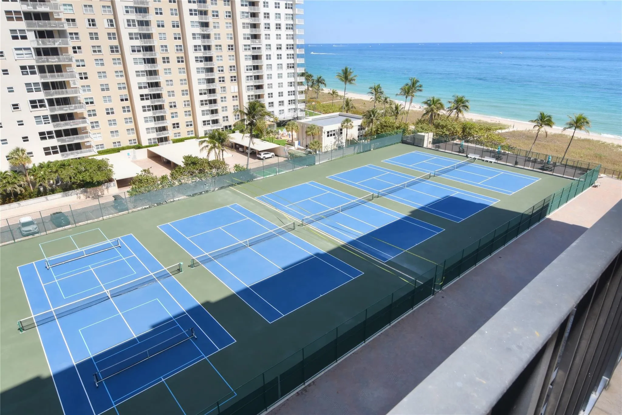 PICKEBALL AND TENNIS