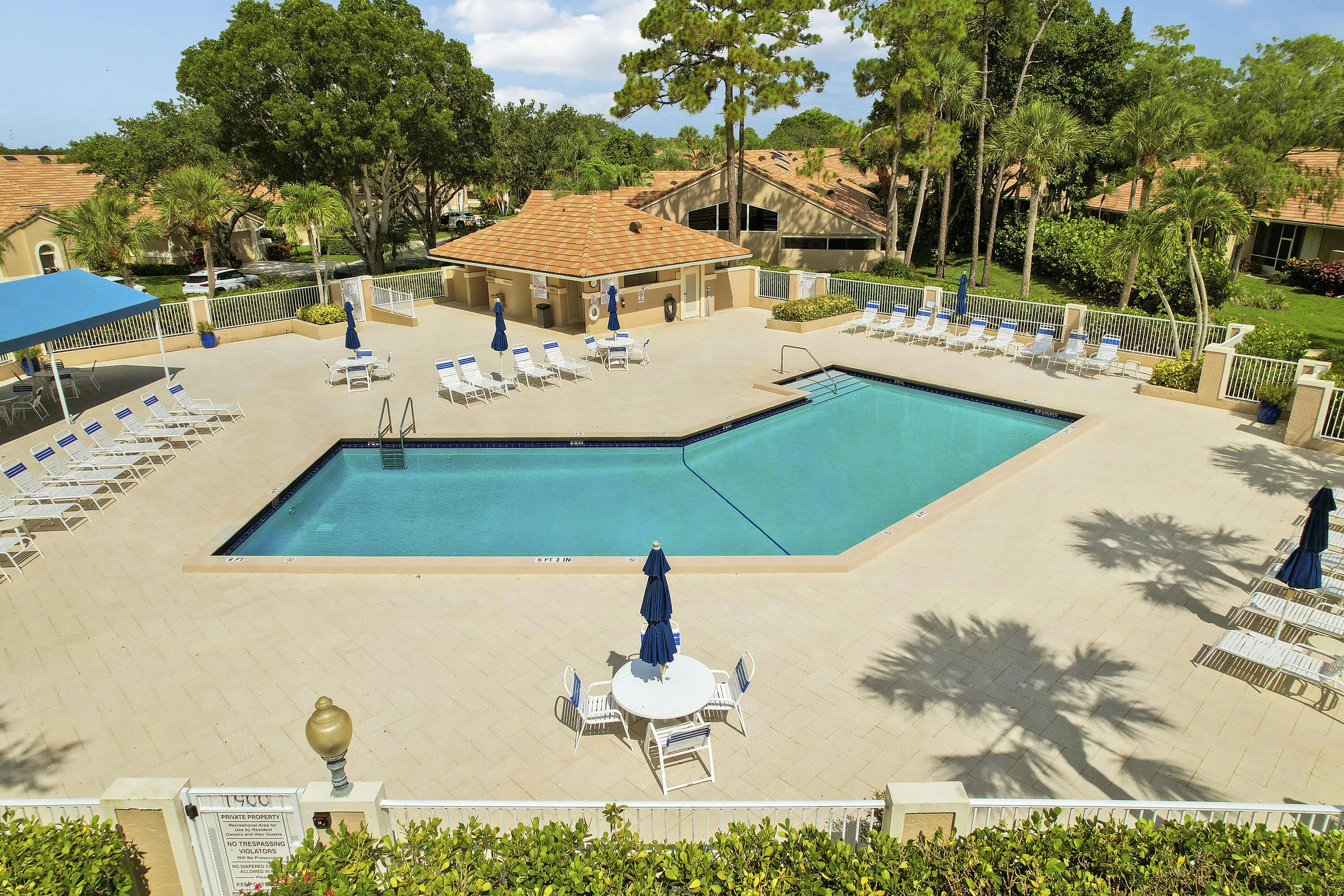Dunbar Woods Community Pool