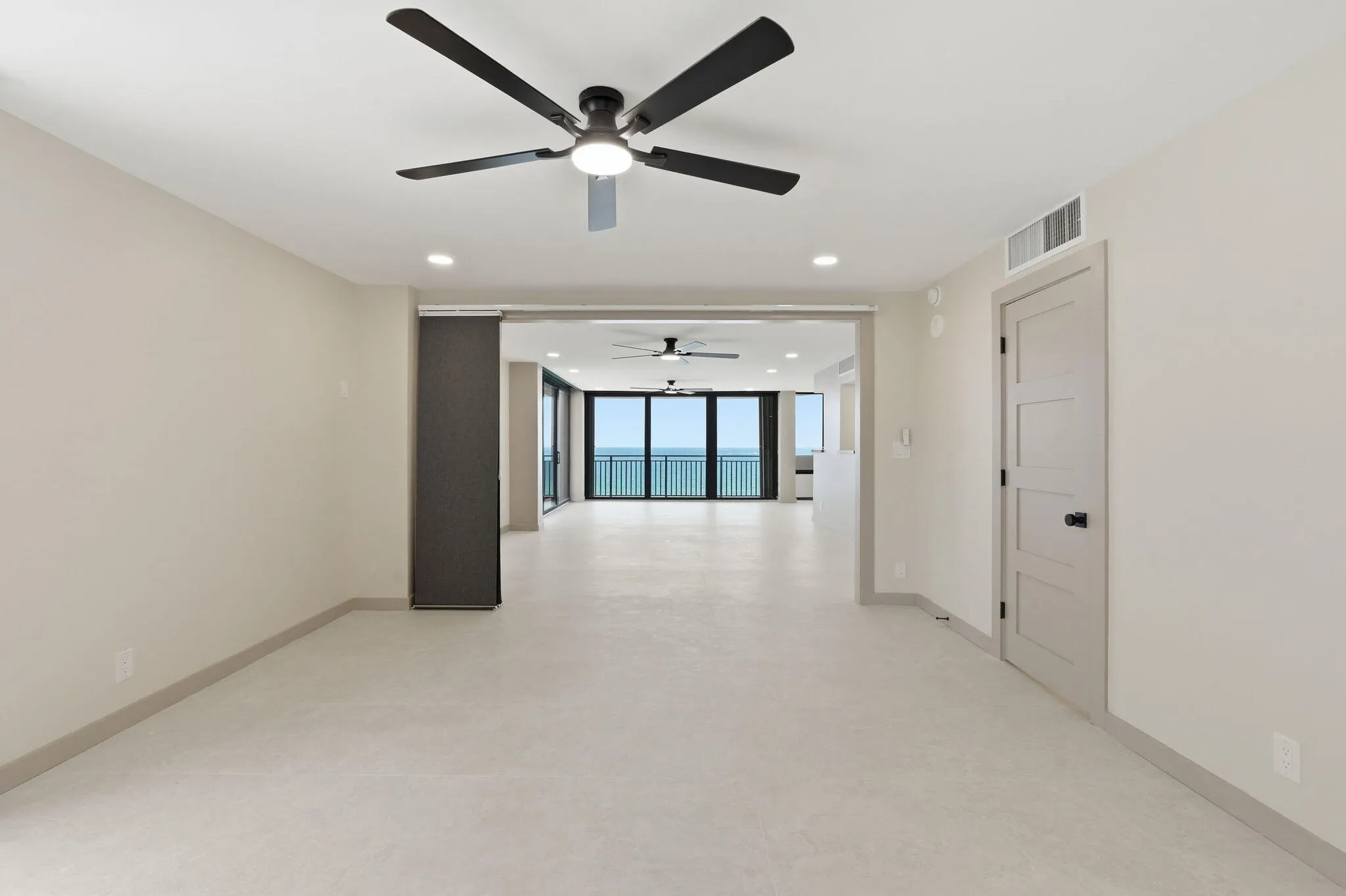 13-web-or-mls-5460_N_Ocean_Dr_Apt_6A_013