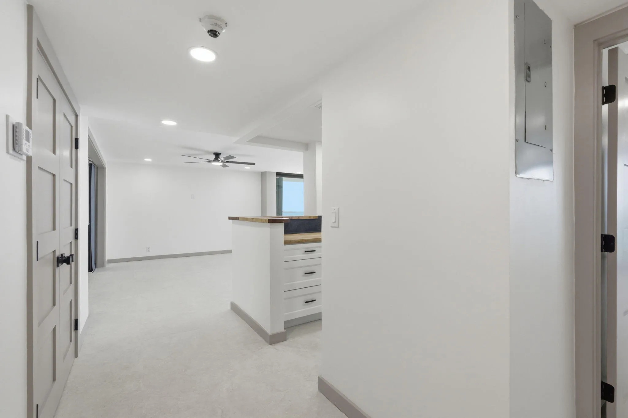 40-web-or-mls-5460_N_Ocean_Dr_Apt_6A_040