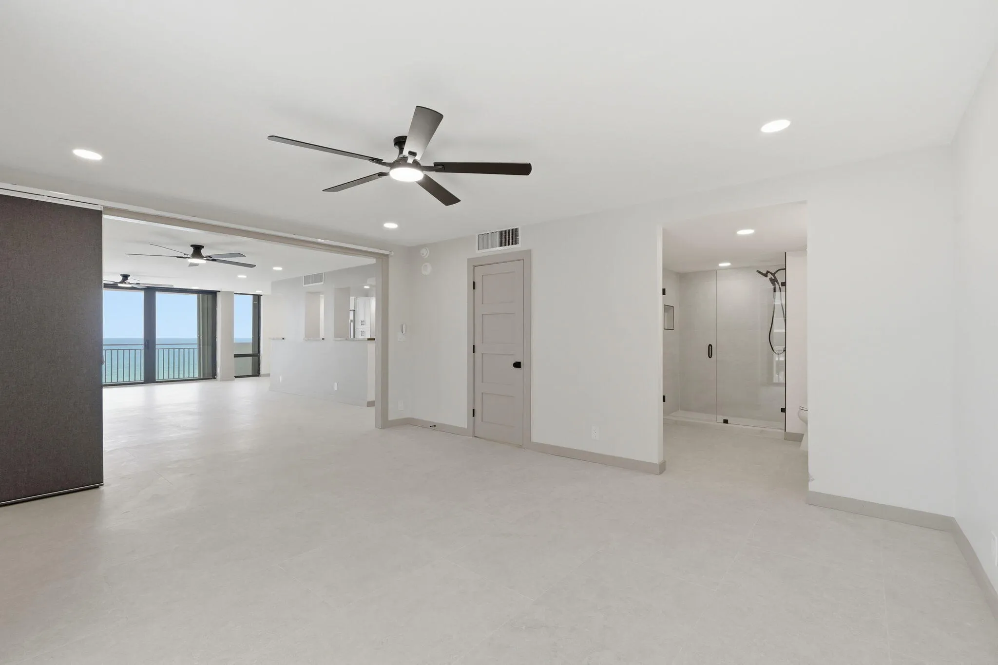 12-web-or-mls-5460_N_Ocean_Dr_Apt_6A_012