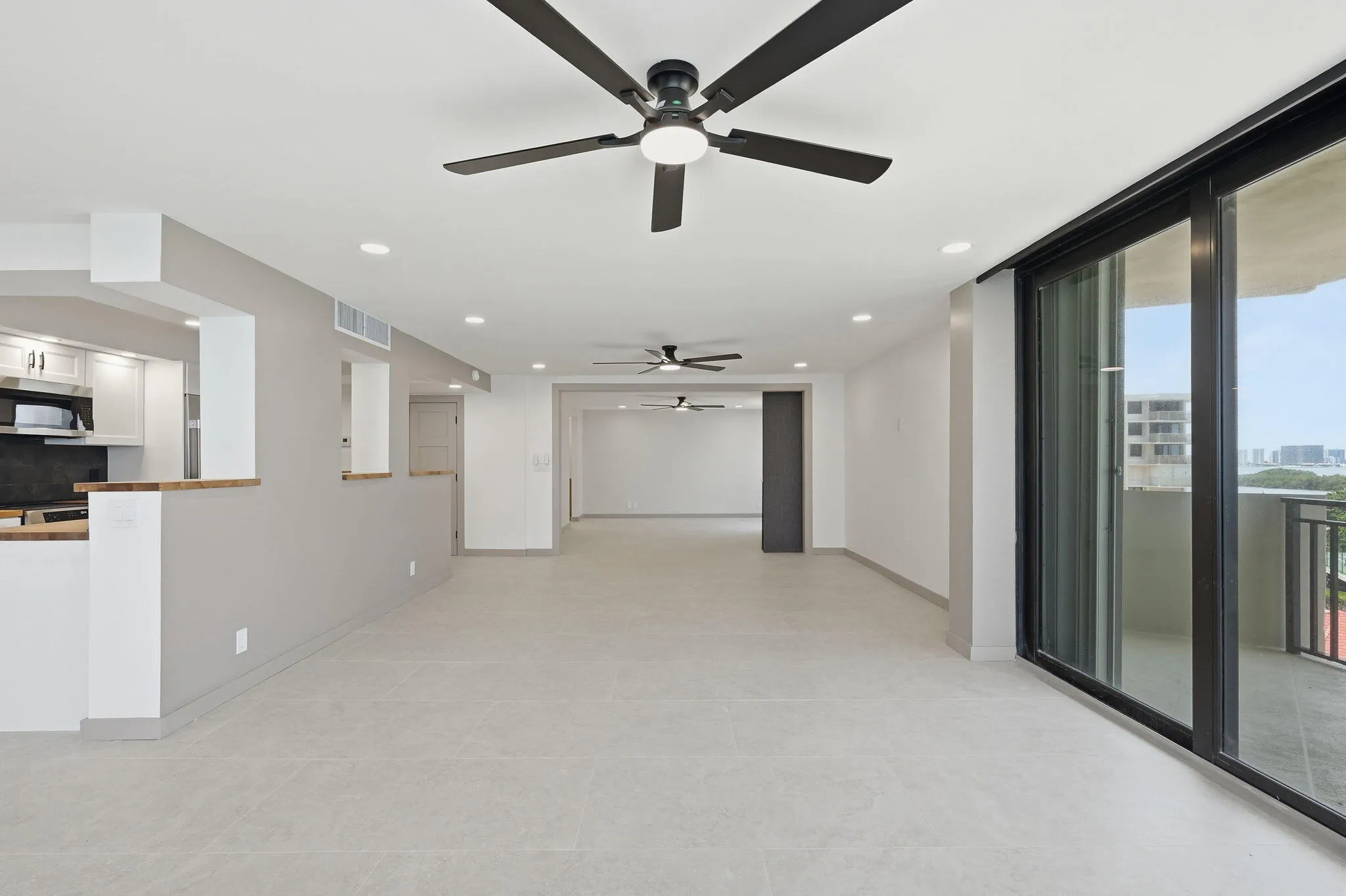 23-web-or-mls-5460_N_Ocean_Dr_Apt_6A_023
