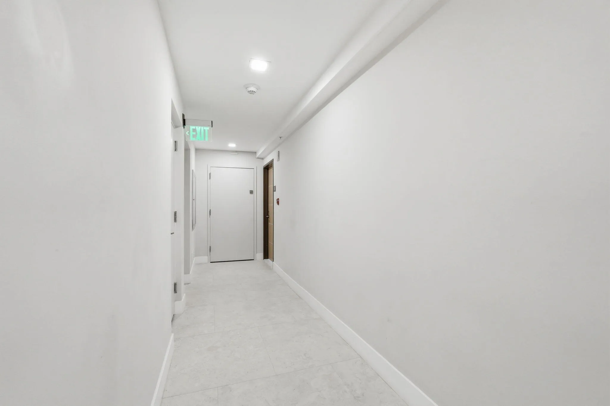 42-web-or-mls-5460_N_Ocean_Dr_Apt_6A_042